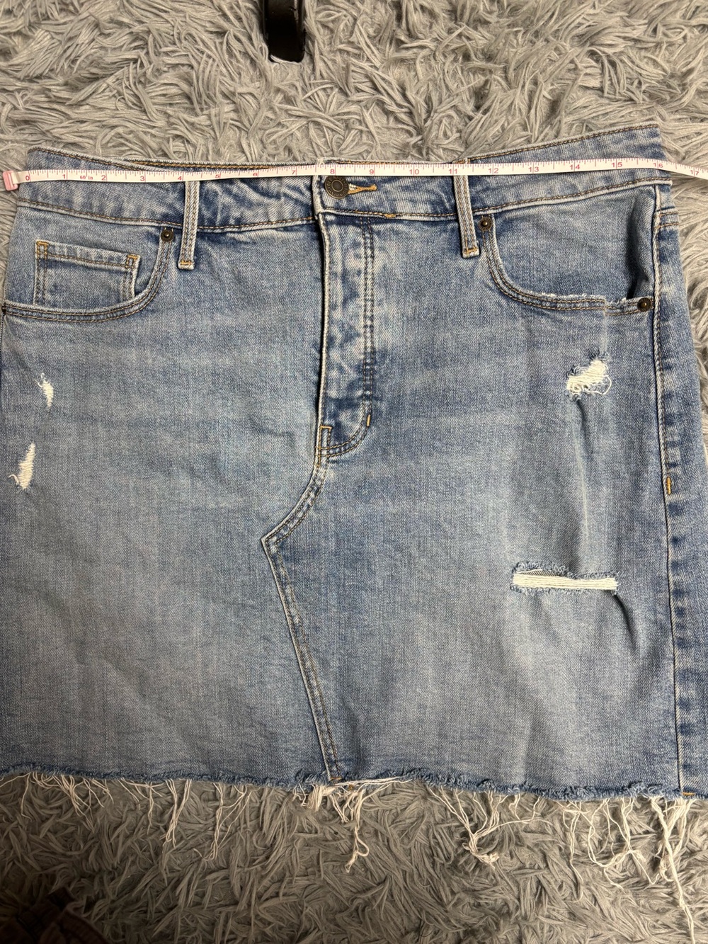 Stylish Light-Wash Denim Skirt - Picture 14 of 16